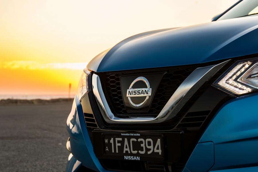 Логотип Nissan Qashqai ST-L 2017 года  (AU) (фото 35 из 41)